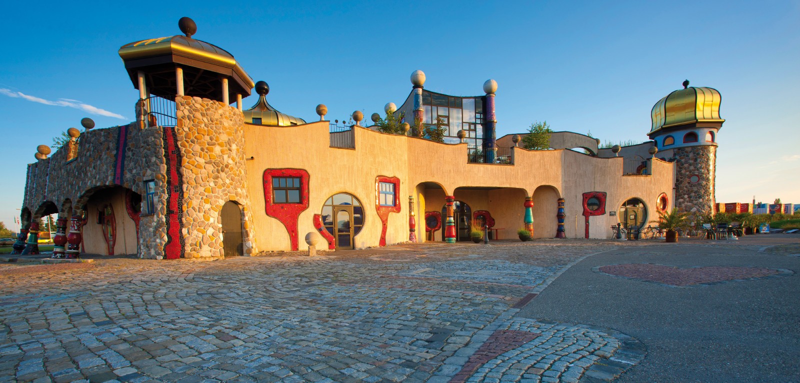 thal hundertwasser.jpg